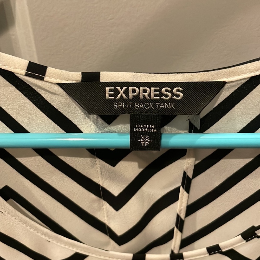Express tank top - Picture 4 of 5